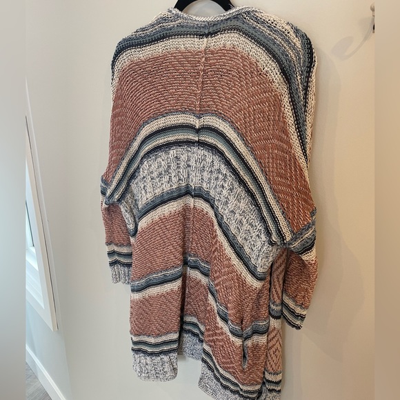 American Eagle Cardigan - Picture 4 of 7